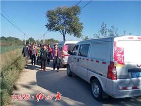 种苹果就得用红四方苹果套餐肥.