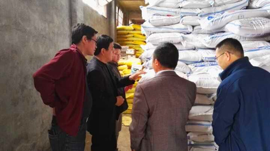 中盐红四方股份公司副总经理陈勇总和王经理走访龙岩市场，拜访长汀客户
